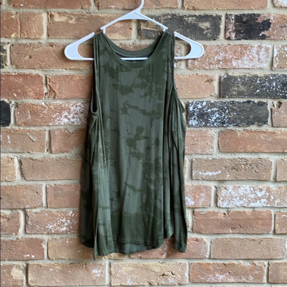Cold shoulder top